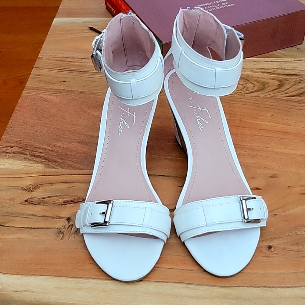 Marc Jacobs white sandals NWT